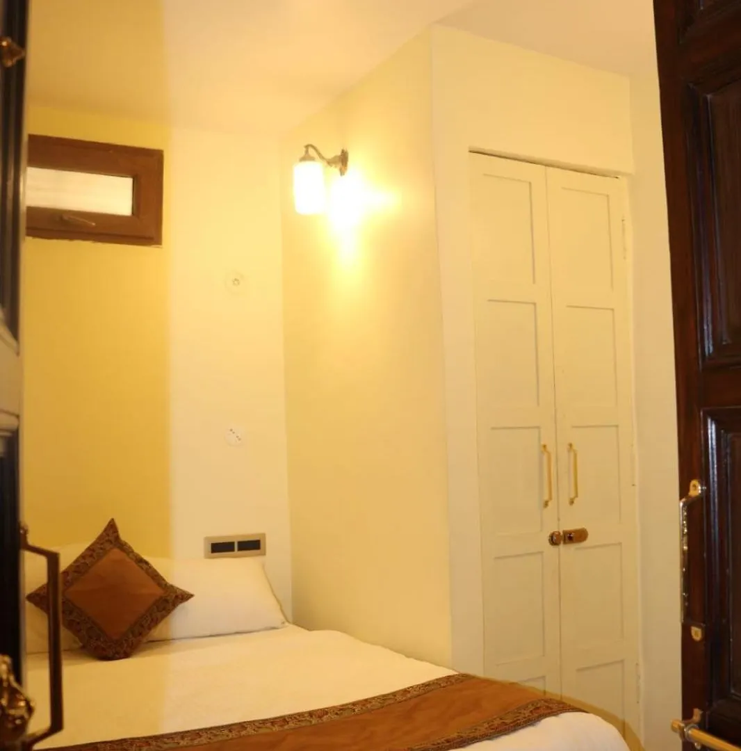 Satshree Kothi Hotel Varanasi 3*,